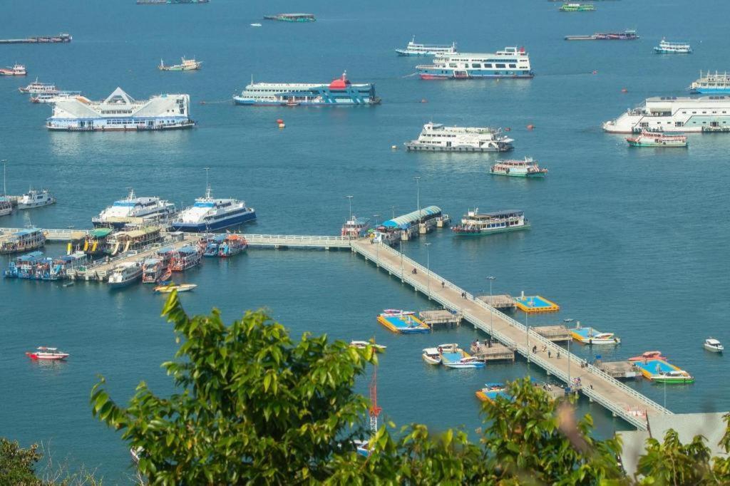 Oyo 1066 Encore Sea Side Pattaja Kültér fotó