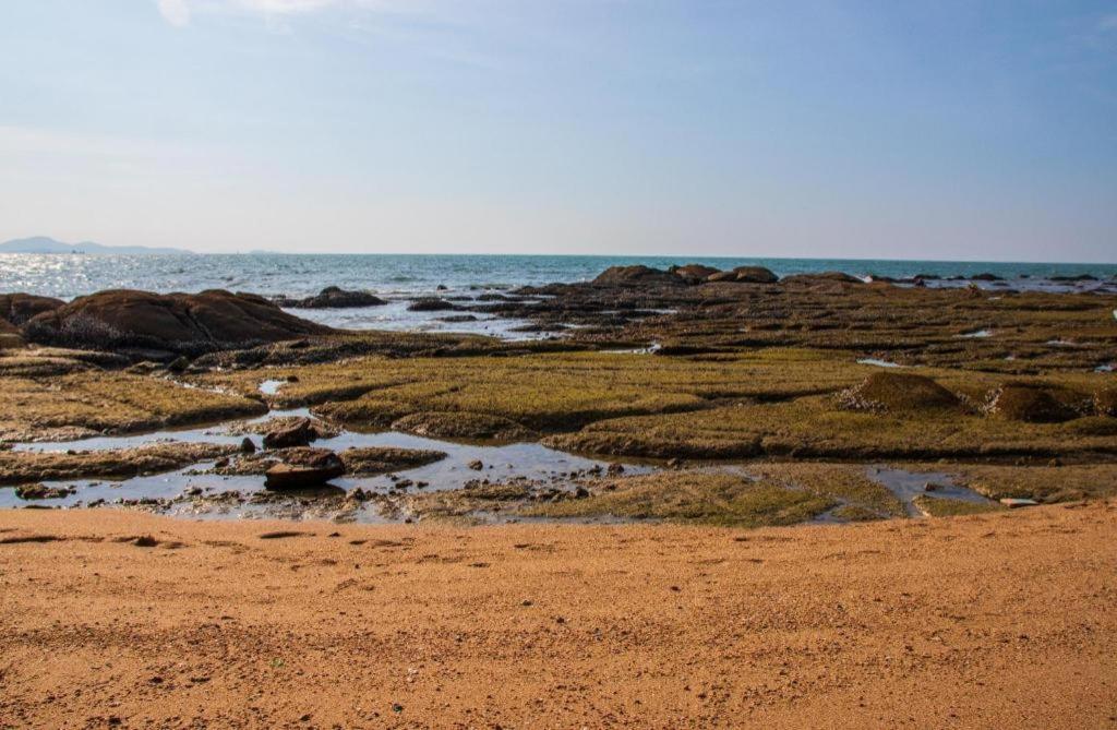 Oyo 1066 Encore Sea Side Pattaja Kültér fotó