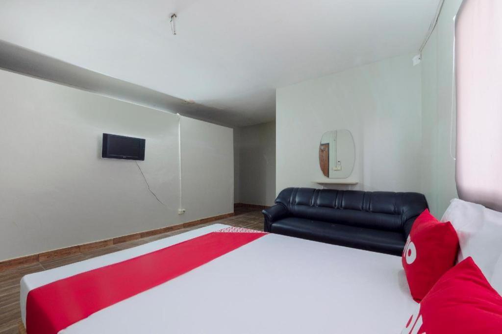 Oyo 1066 Encore Sea Side Pattaja Kültér fotó